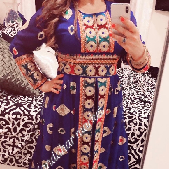 Dress - Picture 2 of 8